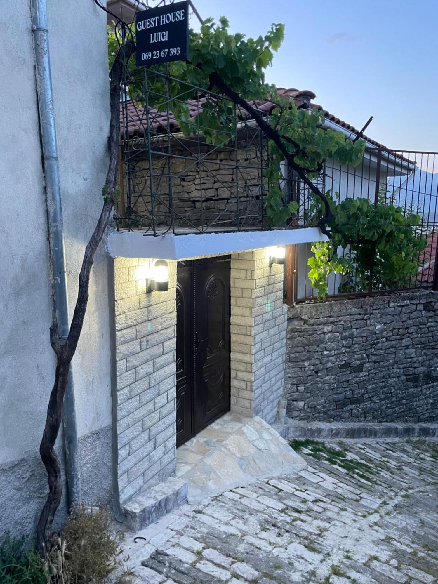 Luigi Guest House Gjirokastër Екстериор снимка