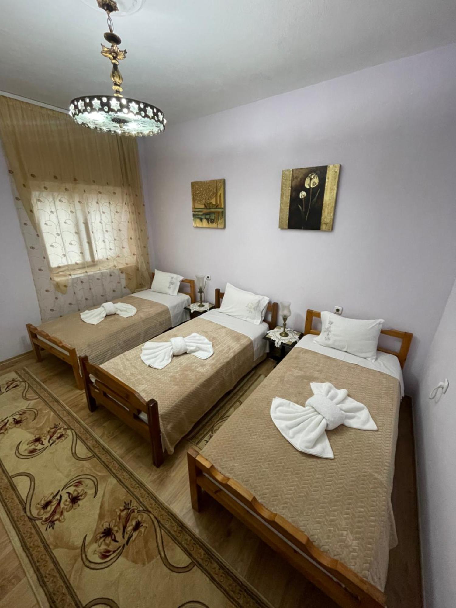 Luigi Guest House Gjirokastër Екстериор снимка