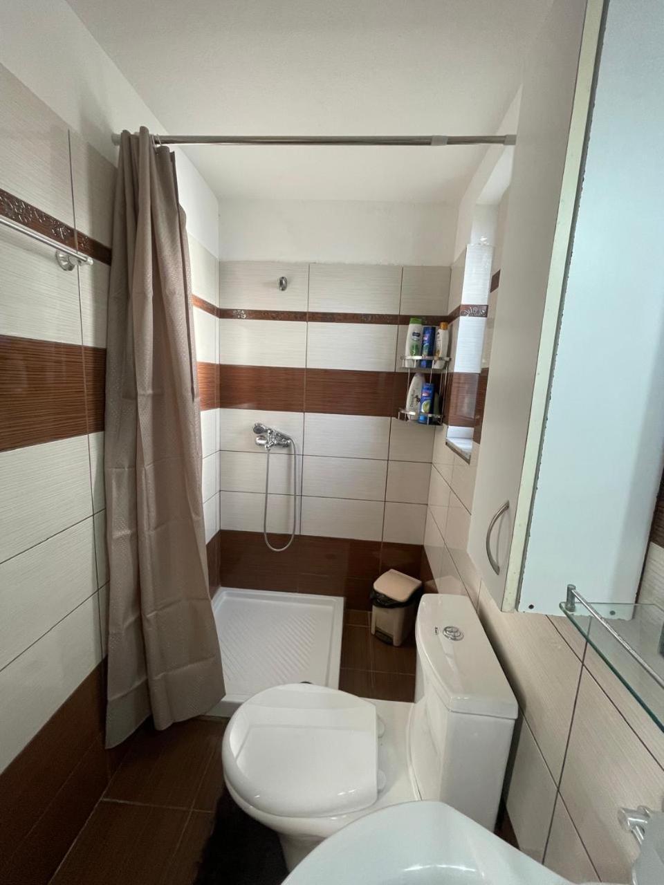 Luigi Guest House Gjirokastër Екстериор снимка