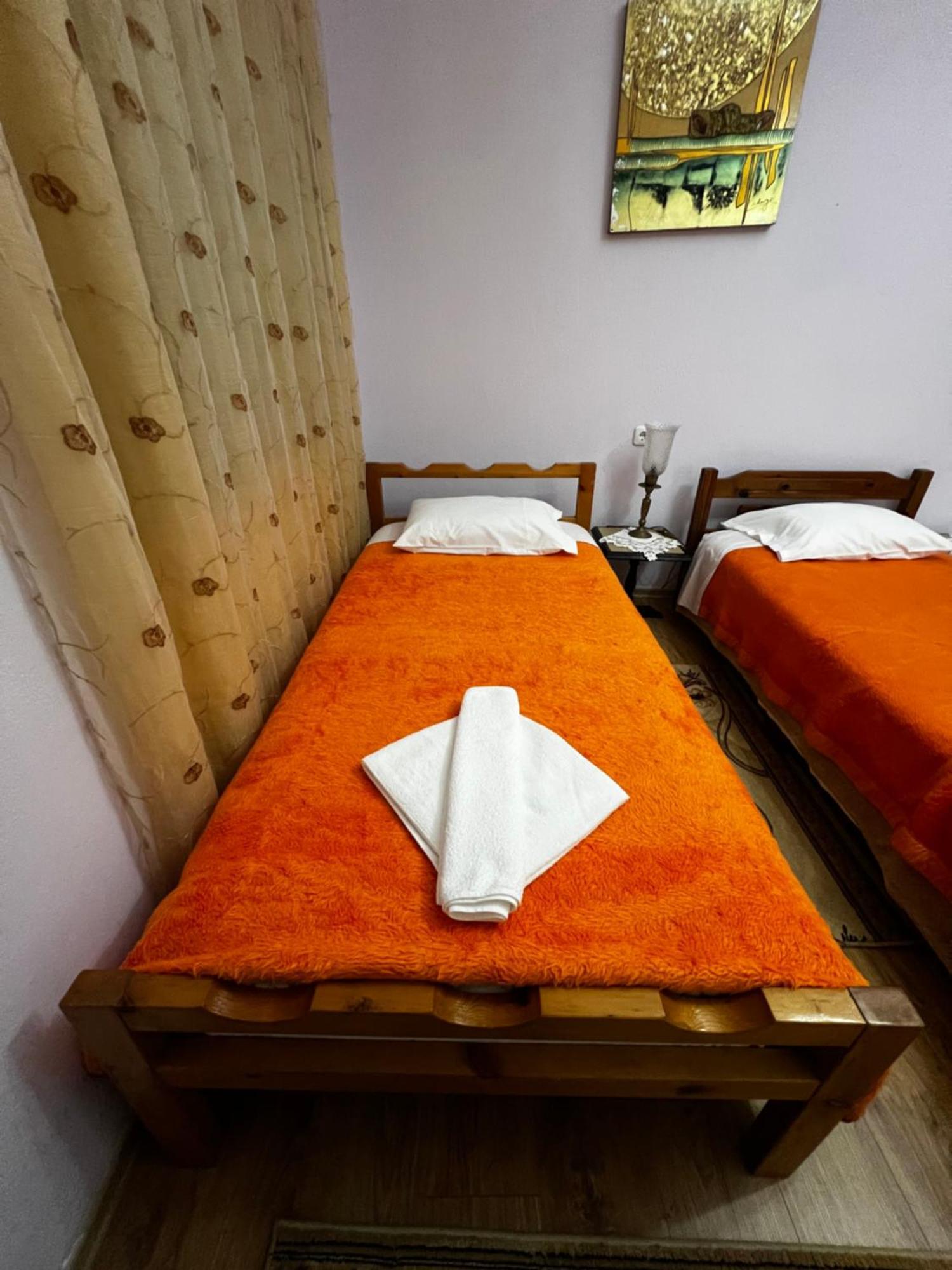 Luigi Guest House Gjirokastër Екстериор снимка