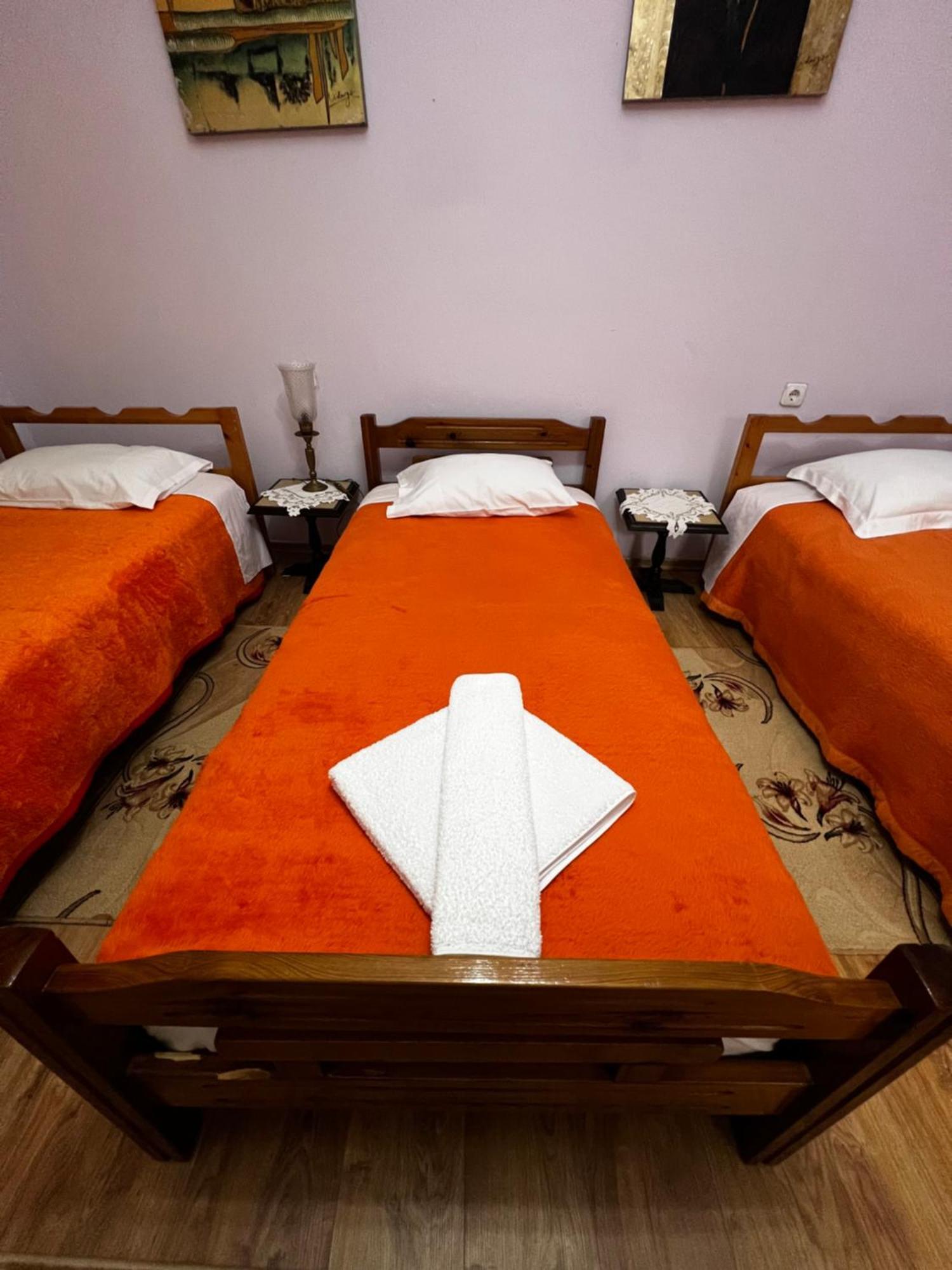 Luigi Guest House Gjirokastër Екстериор снимка
