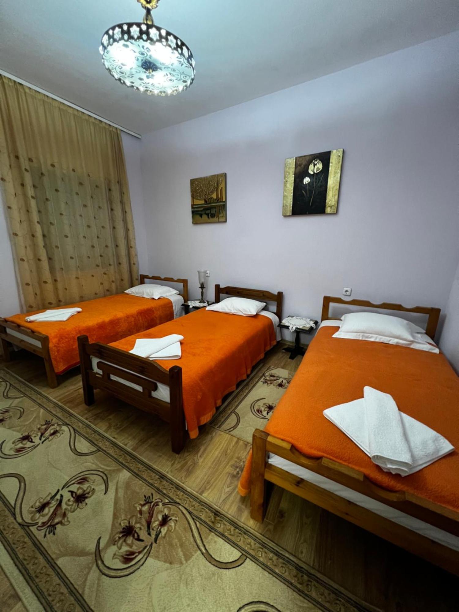 Luigi Guest House Gjirokastër Екстериор снимка