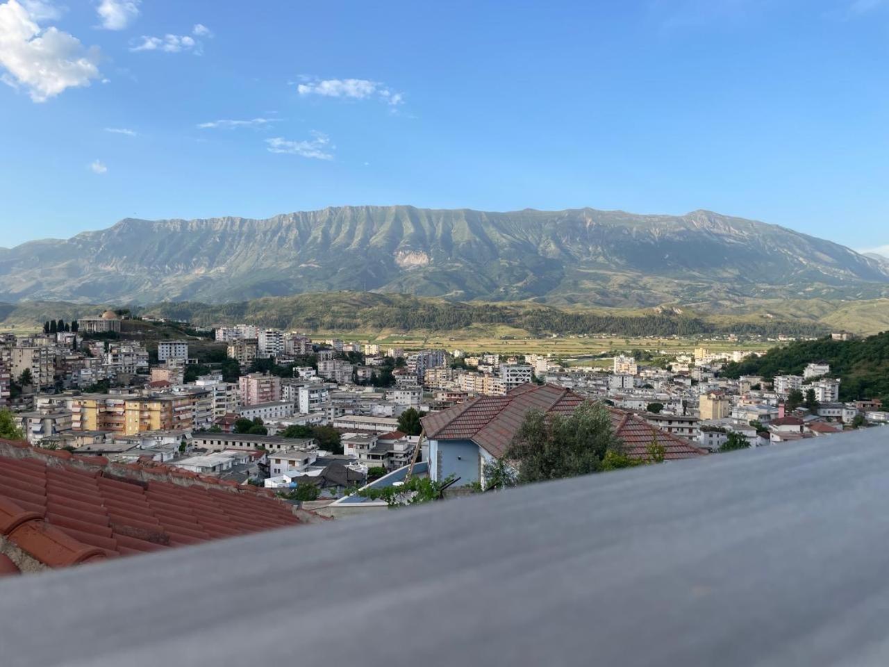 Luigi Guest House Gjirokastër Екстериор снимка